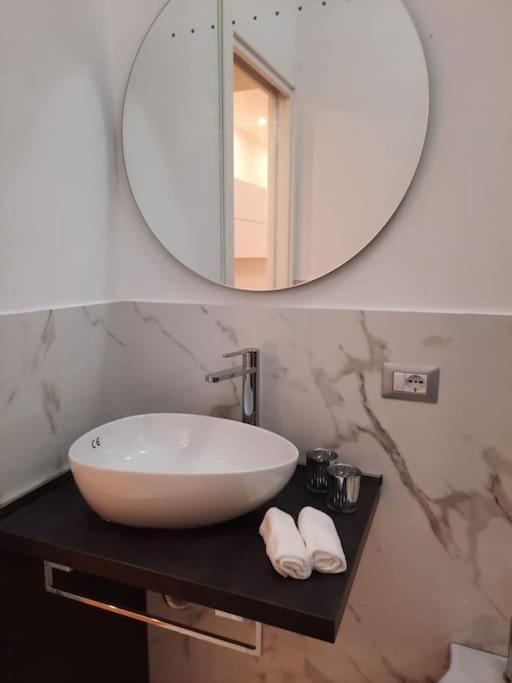 N&Ghomesweethome Raffaelloelegante Appartamento Ideale Casa Vacanze Affari Milan Luaran gambar